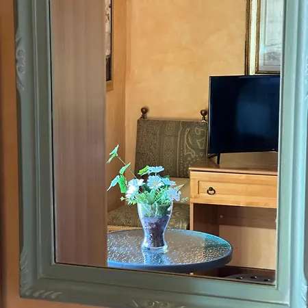 Il Podere Degli Asinelli 招待所 3*