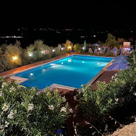 Il Podere Degli Asinelli 招待所 3*